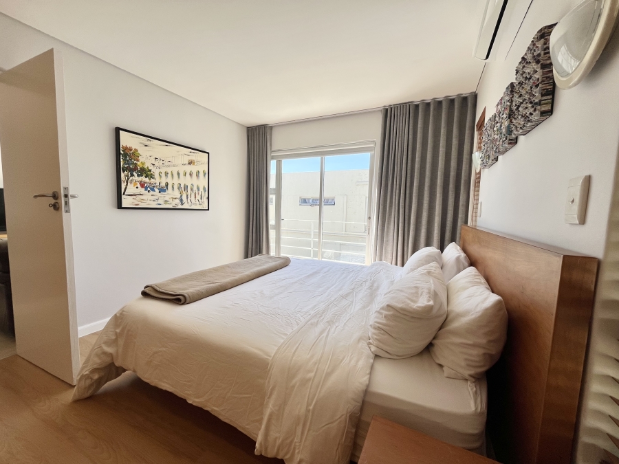 To Let 2 Bedroom Property for Rent in Sea Point Western Cape